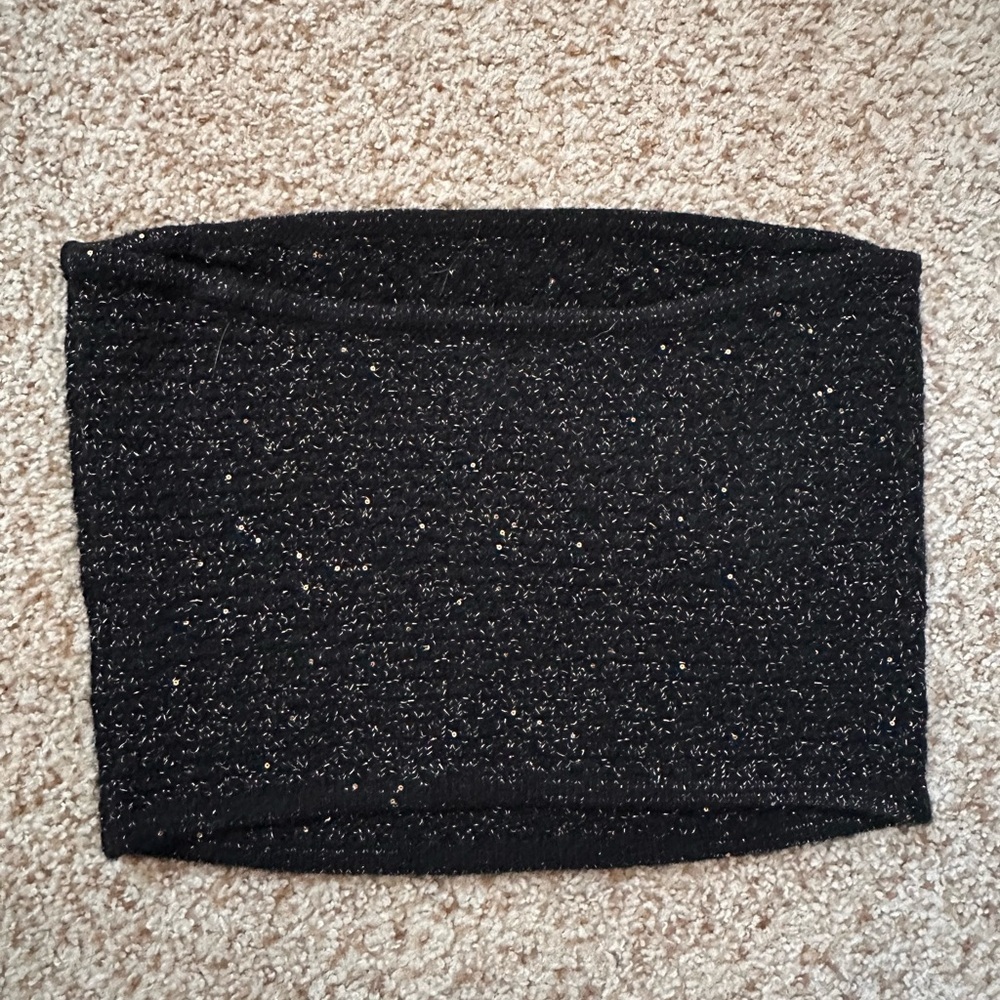 Express Crop Top - Picture 2 of 3